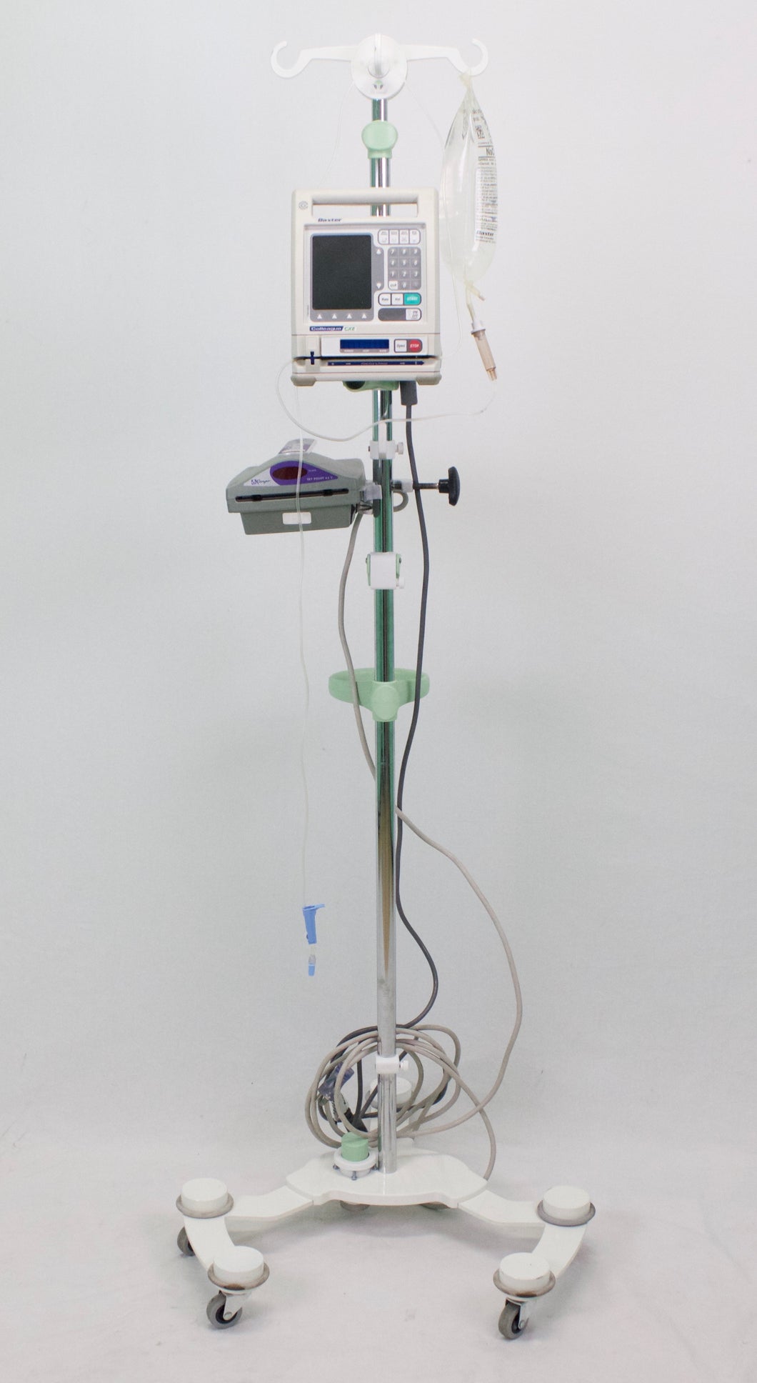Alaris IV Pump w/ Modern IV Pole